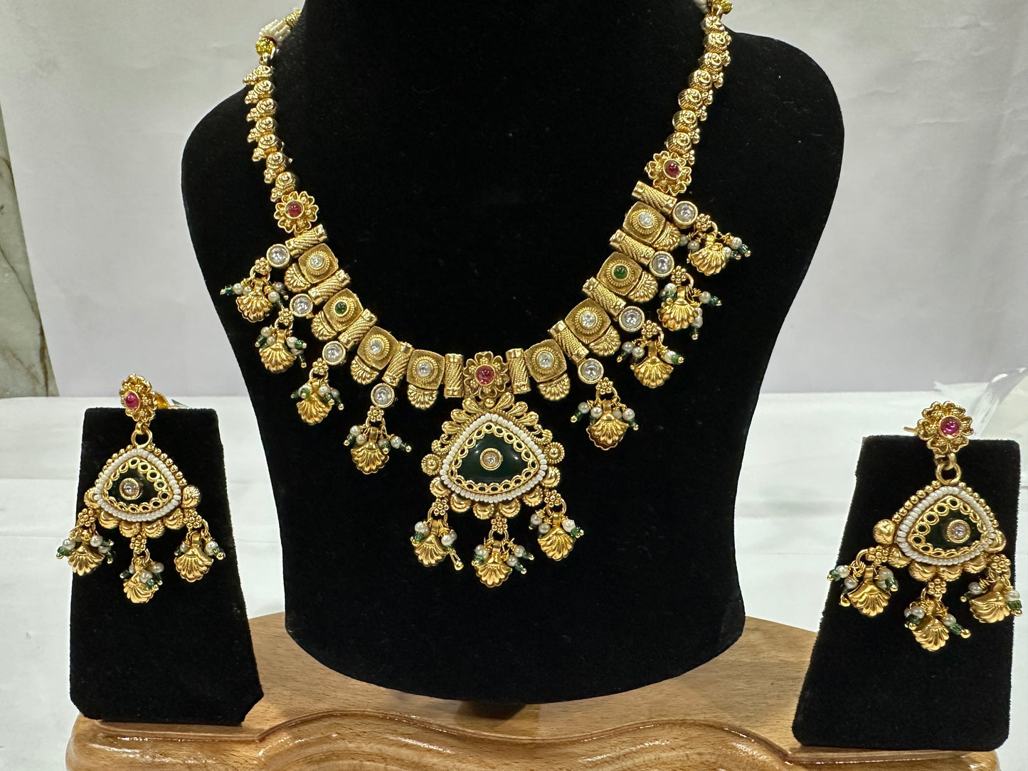 Casting Necklace Set